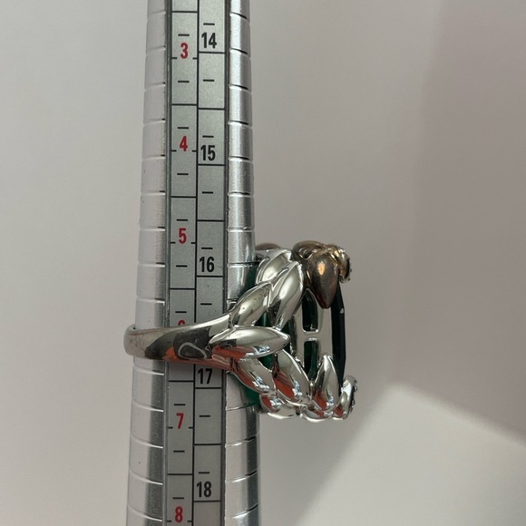 Large square cut green rhinestone ring. Size 6. Matching drop earrings. - Picture 4 of 6